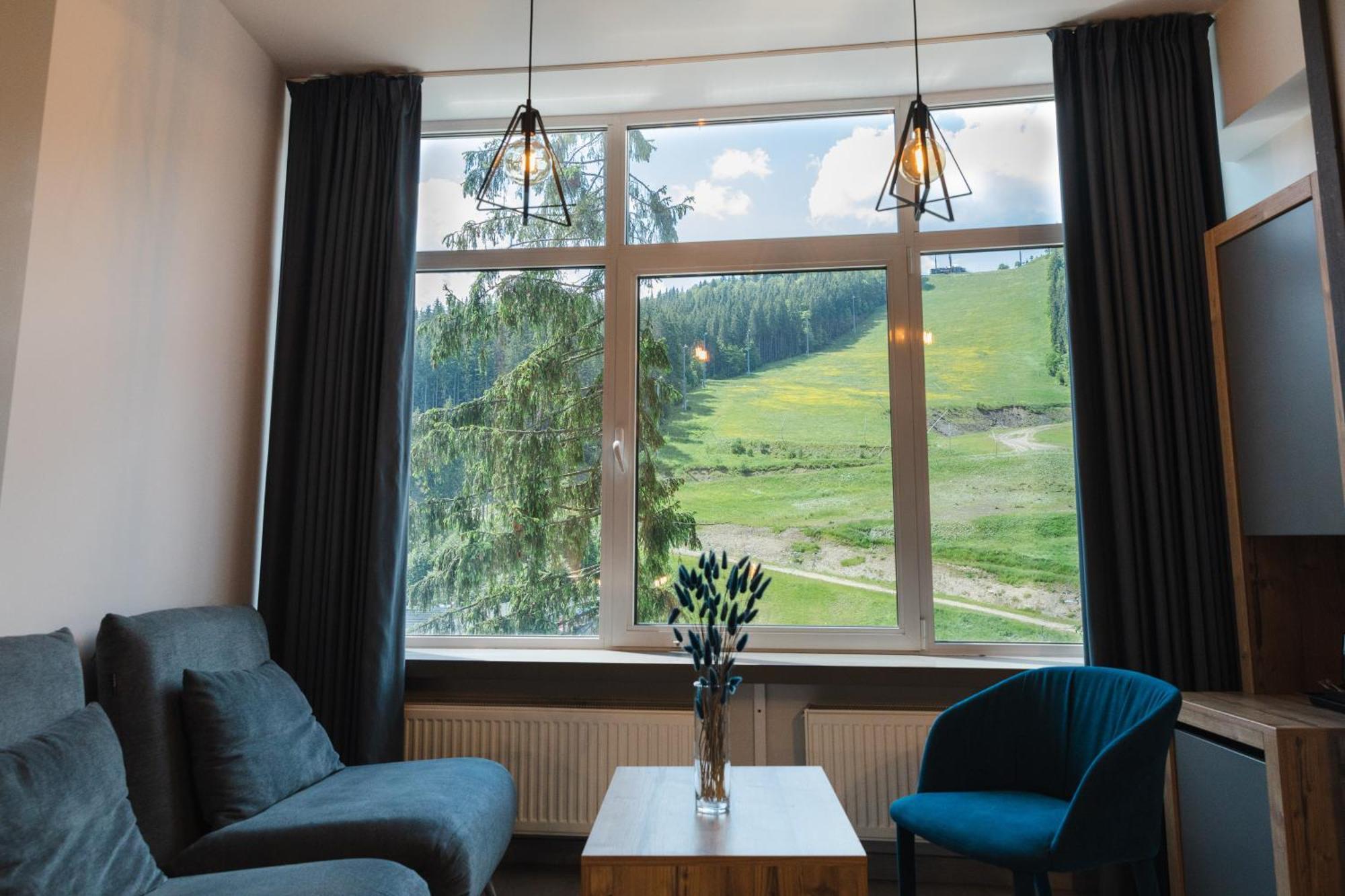 Blue Mountain Hotel Bukovel Luaran gambar