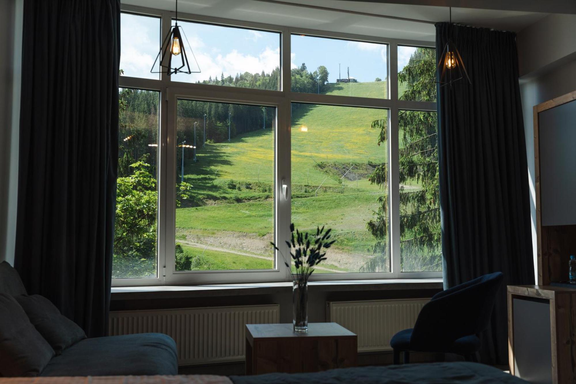 Blue Mountain Hotel Bukovel Luaran gambar